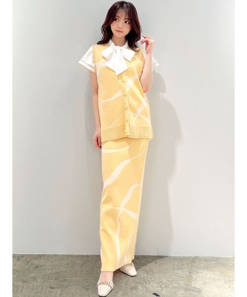 RESEXXY（リゼクシー）の「ニュアンスパターンニットベスト【セットアップ着用可能】（ベスト・レディース・ブラック/ピンク/イエロー・FREE）」の15枚目の写真