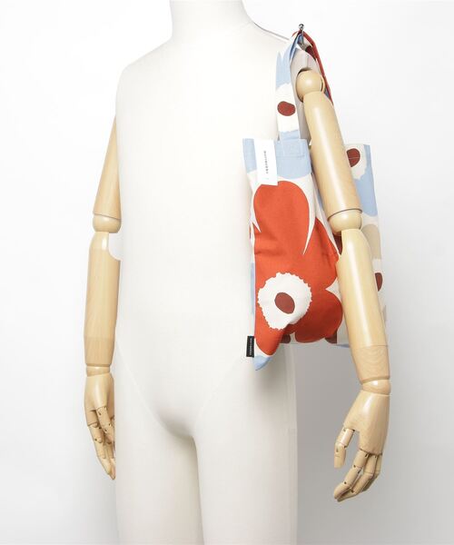 marimekko(マリメッコ)の「Pieni Unikko / bag 33x32(トートバッグ・レディース・マルチ・FREE)」の11枚目の写真