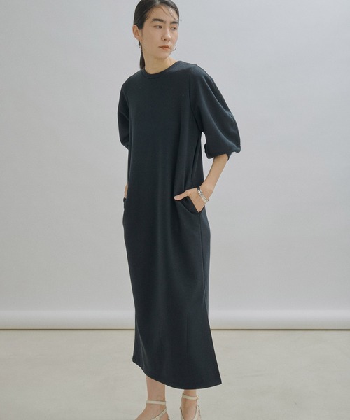 SALON adam et rope'（サロン アダム エ ロペ）の「ボリュームスリーブワンピース（ワンピース・レディース・ホワイト/ブラック/ブルー・FREE）」の4枚目の写真