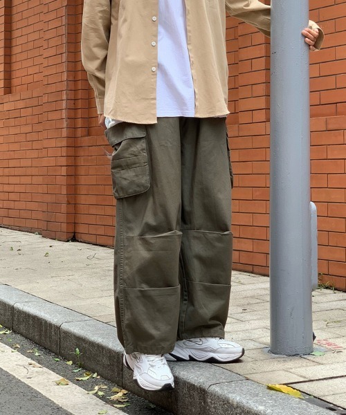 Ressaca(レサーカ)の「ルーズシルエット 2Wayミリタリーベイカーワイドカーゴパンツ(カーゴパンツ・メンズ・ブラック/カーキ/ホワイト・M/L/XL)」の18枚目の写真