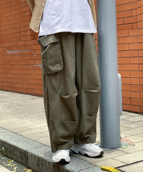 Ressaca(レサーカ)の「ルーズシルエット 2Wayミリタリーベイカーワイドカーゴパンツ(カーゴパンツ・メンズ・ブラック/カーキ/ホワイト・M/L/XL)」の21枚目の写真