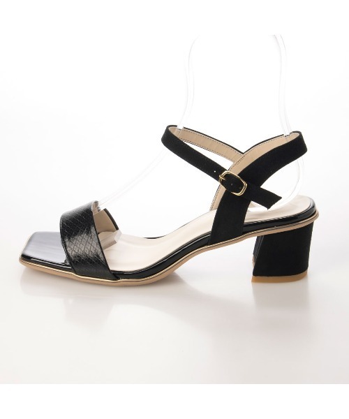 carino（カリーノ）の「スクエアトゥストラップサンダル（サンダル・レディース・クリーム/ダークブラック/レッド・22.5cm/23cm/23.5cm/24cm/24.5cm）」の17枚目の写真