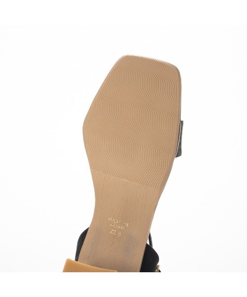 carino（カリーノ）の「スクエアトゥストラップサンダル（サンダル・レディース・クリーム/ダークブラック/レッド・22.5cm/23cm/23.5cm/24cm/24.5cm）」の7枚目の写真
