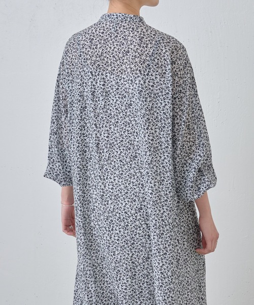 BEARDSLEY(ビアズリー)の「プリントワンピース(ワンピース・レディース・ライトグレー・FREE)」の4枚目の写真