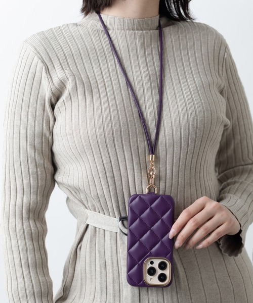 emonique（エモニーク）の「iPhone PUレザー キルティングデザイン ストラップ付スマホケース カバー 【11/11pro/12/12pro/13/13pro/14/14pro/15/15Pro/16/16pro/16e/17/17pro/Air対応】（スマホケース/カバー・レディース・ブラック/パープル/ベージュ/グリーン/ピンク・iPhone 11/iPhone 11 Pro/iPhone 12/iPhone 12 Pro/iPhone 13/iPhone 13 Pro/iPhone 14/iPhone 14 Pro/iPhone 15 Pro/iPhone 15/iPhone 16/iPhone 16 Pro/iPhone 16e/iPhone 17/iPhone 17 Pro/iPhone Air）」の4枚目の写真