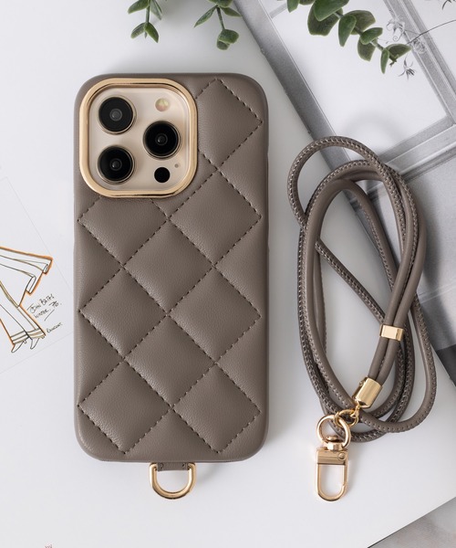 emonique（エモニーク）の「iPhone PUレザー キルティングデザイン ストラップ付スマホケース カバー 【11/11pro/12/12pro/13/13pro/14/14pro/15/15Pro/16/16pro/16e/17/17pro/Air対応】（スマホケース/カバー・レディース・ブラック/パープル/ベージュ/グリーン/ピンク・iPhone 11/iPhone 11 Pro/iPhone 12/iPhone 12 Pro/iPhone 13/iPhone 13 Pro/iPhone 14/iPhone 14 Pro/iPhone 15 Pro/iPhone 15/iPhone 16/iPhone 16 Pro/iPhone 16e/iPhone 17/iPhone 17 Pro/iPhone Air）」の18枚目の写真