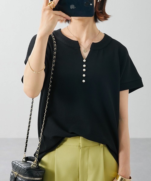 nissen(ニッセン)の「ふくれジャガードカットソーパール調ビーズ付スキッパートップス(Tシャツ/カットソー・レディース・ブラック/グリーン/モカ・S/M/L/LL)」の1枚目の写真