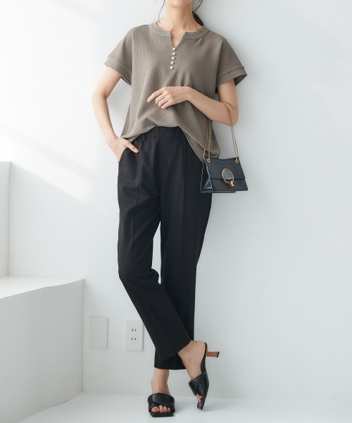 nissen(ニッセン)の「ふくれジャガードカットソーパール調ビーズ付スキッパートップス(Tシャツ/カットソー・レディース・ブラック/グリーン/モカ・S/M/L/LL)」の4枚目の写真