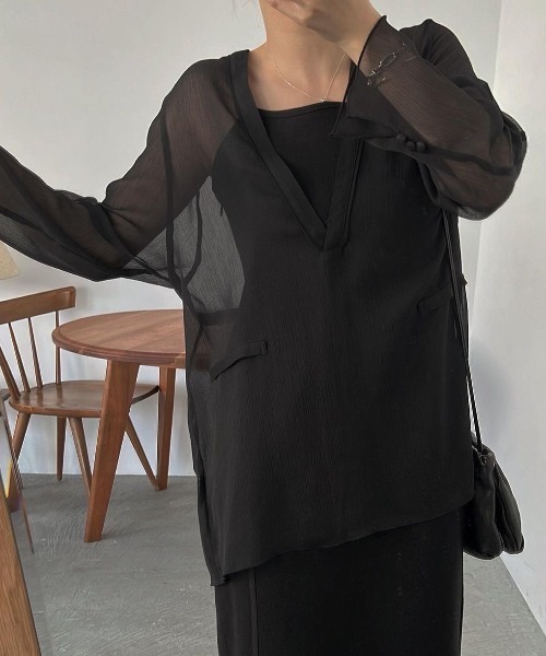 WILLFULLY（ウィルフリー）の「shirring pattern v neck 3way BL 