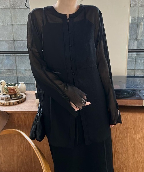 WILLFULLY（ウィルフリー）の「shirring pattern v neck 3way BL 