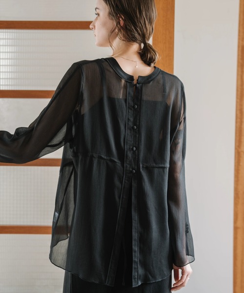 WILLFULLY（ウィルフリー）の「shirring pattern v neck 3way BL 