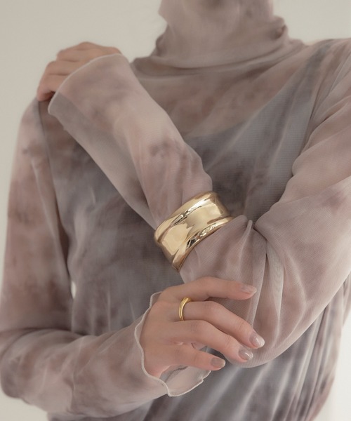 ear PAPILLONNER（イアパピヨネ）の「幅広メタルバングル（バングル/リストバンド・レディース・ゴールド/シルバー・FREE）」の6枚目の写真