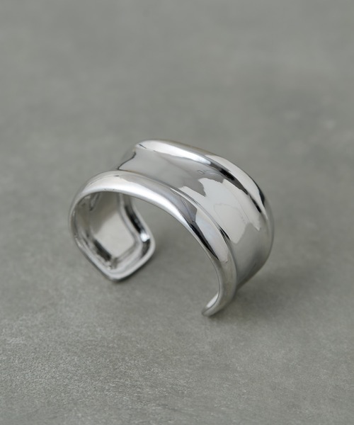 ear PAPILLONNER（イアパピヨネ）の「幅広メタルバングル（バングル/リストバンド・レディース・ゴールド/シルバー・FREE）」の7枚目の写真