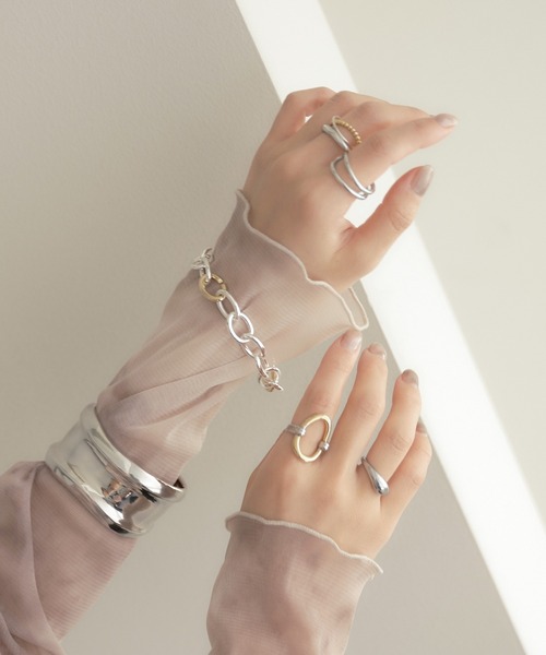 ear PAPILLONNER（イアパピヨネ）の「幅広メタルバングル（バングル/リストバンド・レディース・ゴールド/シルバー・FREE）」の12枚目の写真