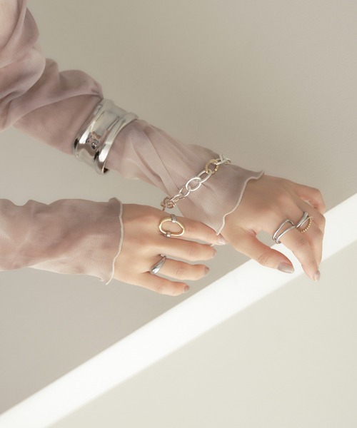 ear PAPILLONNER（イアパピヨネ）の「幅広メタルバングル（バングル/リストバンド・レディース・ゴールド/シルバー・FREE）」の13枚目の写真