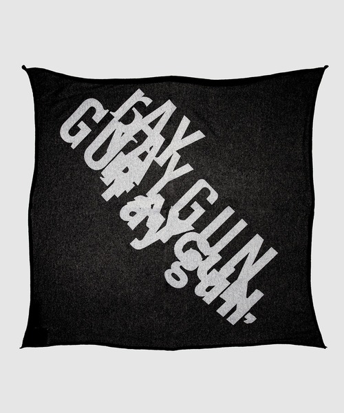 TAKAHIROMIYASHITATheSoloIst.（タカヒロミヤシタザソロイスト）の「cashmere silk huge knit bandana.（バンダナ/スカーフ・メンズ・ブラック/ホワイト/ブラック系その他・ONE SIZE）」の2枚目の写真