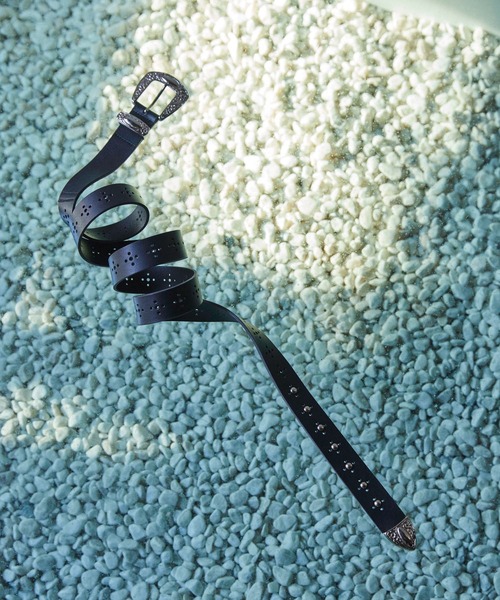 Iroquois(イロコイ)の「IROQUOIS イロコイ / STUDS MEDALLION BELT イタリアンレザースタッズメダリオンベルト / 877101(ベルト・メンズ・ベージュ/ブラック・FREE)」の14枚目の写真