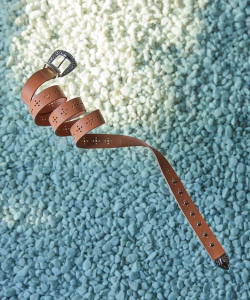 Iroquois(イロコイ)の「IROQUOIS イロコイ / STUDS MEDALLION BELT イタリアンレザースタッズメダリオンベルト / 877101(ベルト・メンズ・ベージュ/ブラック・FREE)」の18枚目の写真