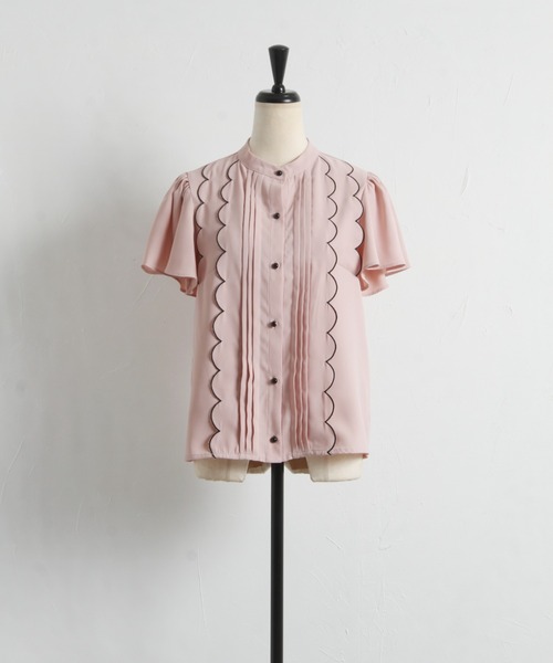 tocco closet（トッコ　クローゼット）の「フロントタック×スカラップ刺繍フレアスリーブ配色ブラウス（シャツ/ブラウス・レディース・オフホワイト/ピンク・M）」の12枚目の写真