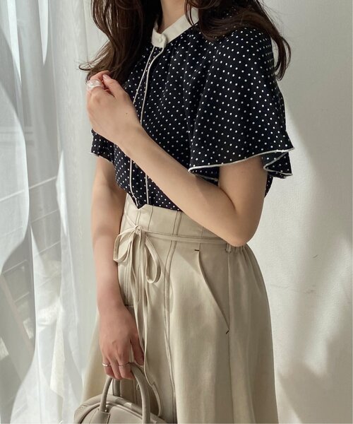 RAY CASSIN(レイカズン)の「フレア袖柄ブラウス(シャツ/ブラウス・レディース・ブラック/グレー/オフホワイト/キナリ・FREE)」の3枚目の写真