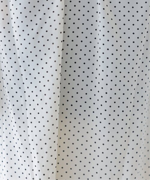 RAY CASSIN(レイカズン)の「フレア袖柄ブラウス(シャツ/ブラウス・レディース・ブラック/グレー/オフホワイト/キナリ・FREE)」の5枚目の写真