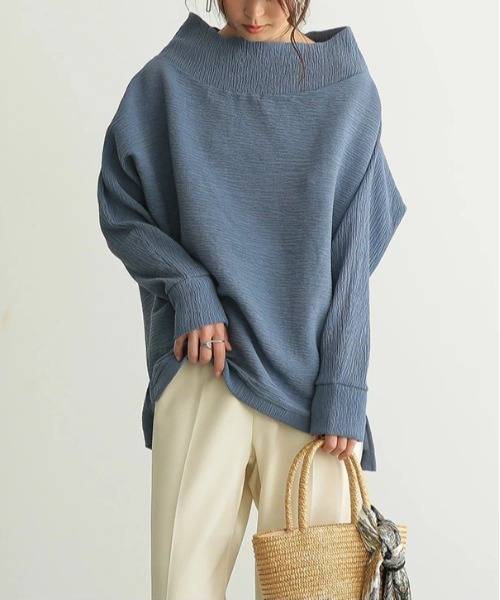and it_(アンドイット)の「楊柳きゃしゃ見えドルマントップス(Tシャツ/カットソー・レディース・チャコールグレー/グレイッシュブルー/ブラック・M-L)」の4枚目の写真