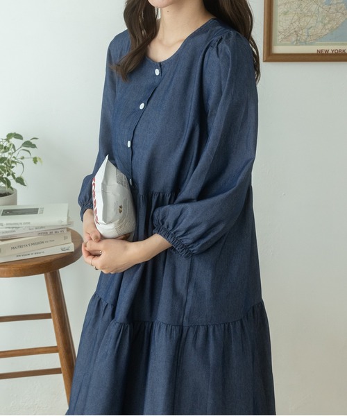 Ada.(エイダ)の「秋口まで活躍! デニム風 ティアードワンピース(ワンピース・レディース・ダークブルー/ライトブルー・FREE)」の19枚目の写真