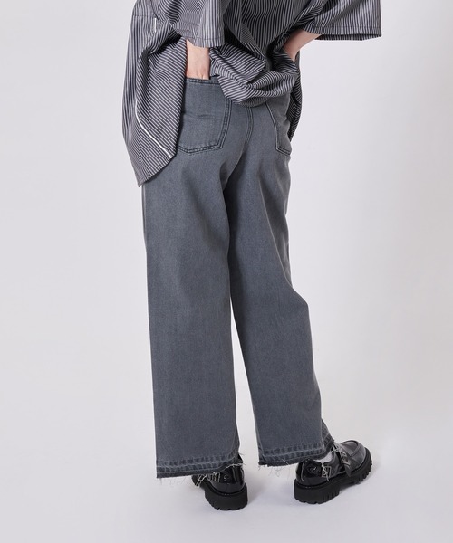 ONCILY（オンシェリー）の「SIDE LINE DENIM PANTS / サイドラインデニムパンツ（デニムパンツ・メンズ・グレー/ライトブルー・MEDIUM/SMALL/LARGE）」の15枚目の写真