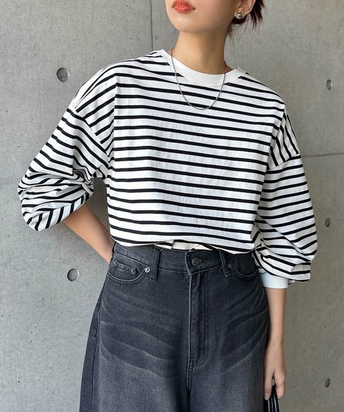 andme(アンドミー)の「タックボリューム袖長袖Tシャツ(Tシャツ/カットソー・レディース・ブラック/ホワイト×ブラック/ブラウン/ベージュ系その他/ブルーグレー/スミクロ/オフホワイト・M)」の3枚目の写真