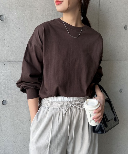 andme(アンドミー)の「タックボリューム袖長袖Tシャツ(Tシャツ/カットソー・レディース・ブラック/ホワイト×ブラック/ブラウン/ベージュ系その他/ブルーグレー/スミクロ/オフホワイト・M)」の6枚目の写真