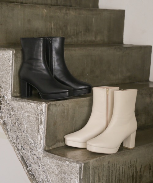 Piedi Nudi（ピエディヌーディ）の「【MIIYOU】スクエアストーム厚底ショートブーツ（ブーツ・レディース・ベージュ/ブラック/アイボリー・L/S/M）」の21枚目の写真