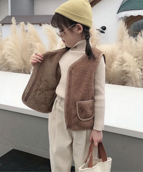 Bambin(ボンバン)の「【 Bambin / ボンバン 】 フロントポケット ボア ベスト(ベスト・キッズ・ベージュ/モカ/ブラウン・100/90/110/120/130)」の1枚目の写真