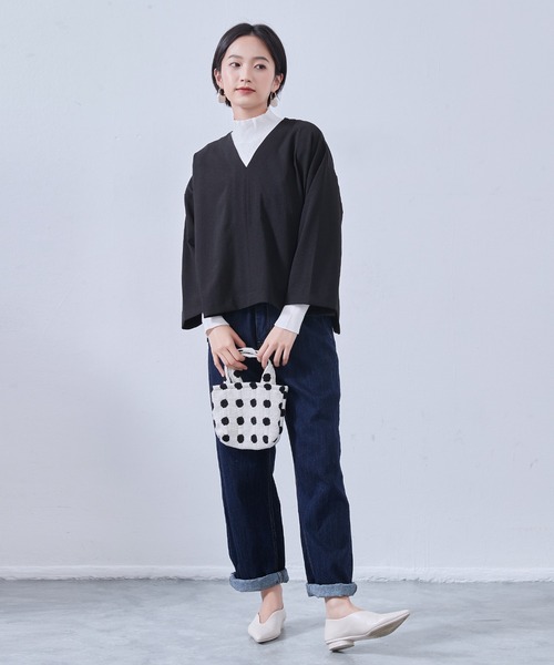 On One's Own（オンワンズオン）の「On One's Own Vネックセンターシーム長袖ミニマルシンプルトップ（その他トップス・レディース・ブラック/グレー/グリーン/マルーン・FREE）」の12枚目の写真