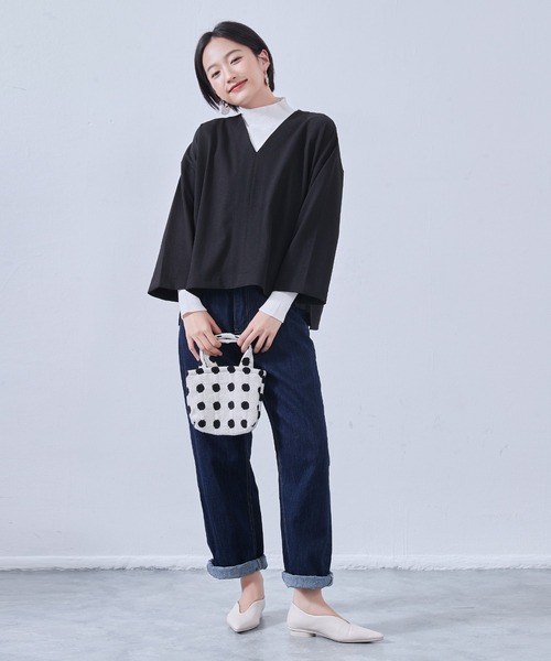 On One's Own（オンワンズオン）の「On One's Own Vネックセンターシーム長袖ミニマルシンプルトップ（その他トップス・レディース・ブラック/グレー/グリーン/マルーン・FREE）」の13枚目の写真