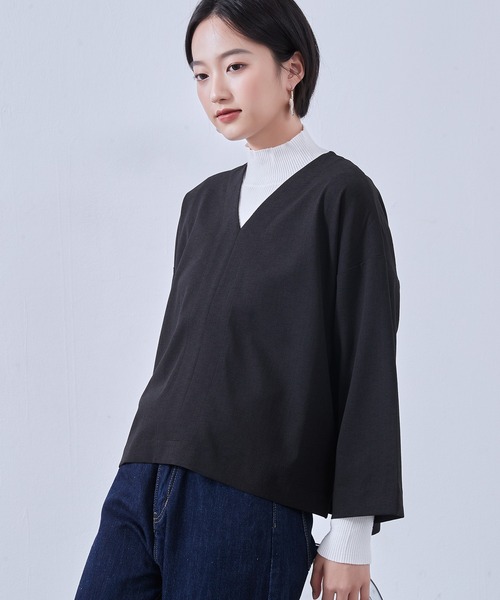 On One's Own（オンワンズオン）の「On One's Own Vネックセンターシーム長袖ミニマルシンプルトップ（その他トップス・レディース・ブラック/グレー/グリーン/マルーン・FREE）」の11枚目の写真