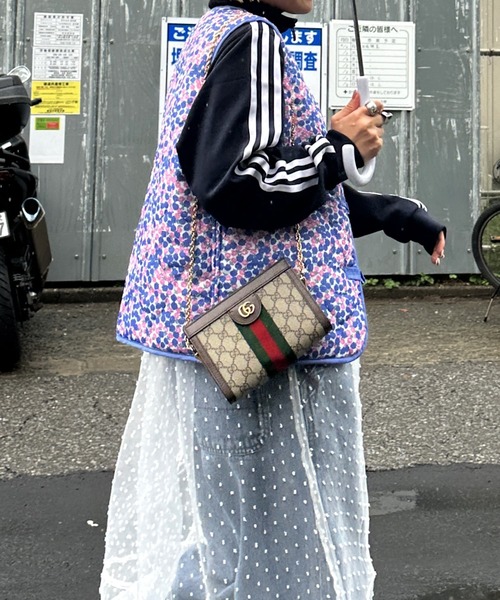 Alley by w closet（アリーバイダブルクローゼット）の「【Alley】花柄ひょうたんキルティングベスト（その他トップス・レディース・ブルー/ピンク・FREE）」の11枚目の写真