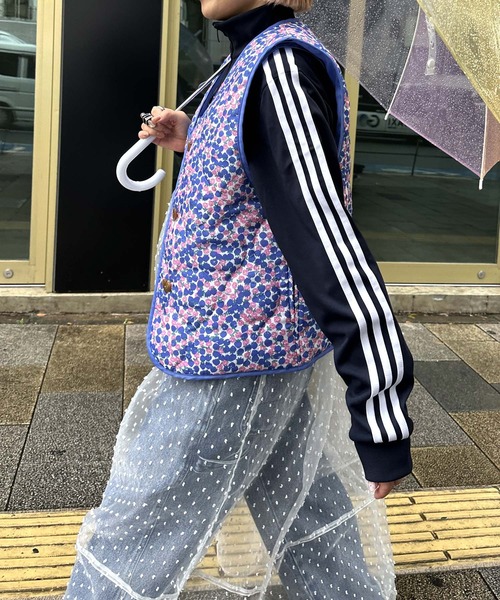 Alley by w closet（アリーバイダブルクローゼット）の「【Alley】花柄ひょうたんキルティングベスト（その他トップス・レディース・ブルー/ピンク・FREE）」の21枚目の写真