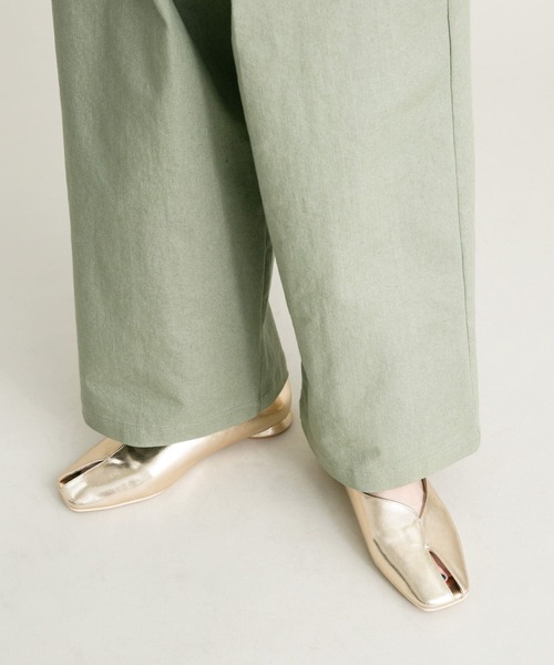 KBF（ケイビーエフ）の「メタリックカットデザインパンプス（パンプス・レディース・ゴールド/シルバー・37/38/36）」の3枚目の写真