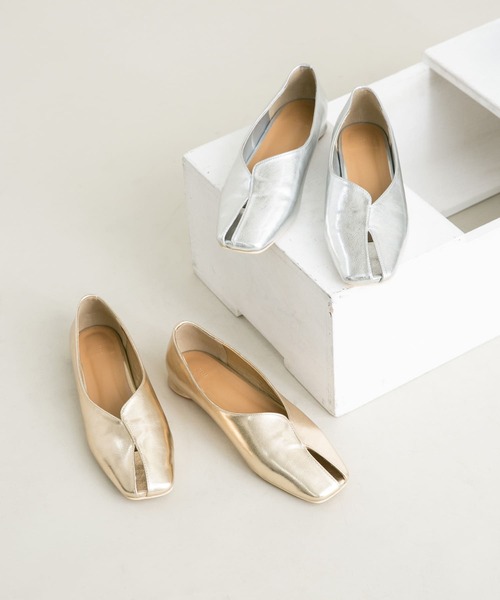 KBF（ケイビーエフ）の「メタリックカットデザインパンプス（パンプス・レディース・ゴールド/シルバー・37/38/36）」の17枚目の写真