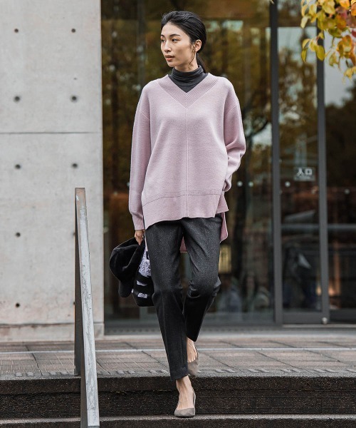 la.f…(ラエフ)の「【手洗い可能/WEB限定色あり】MUSIC12GウールカシミヤVネックチュニックニット(ニット/セーター・レディース・オフホワイト/グリーン/ライトグレー/ブルー/ピンク/チャコールグレー/パープル・9号/7号)」の21枚目の写真