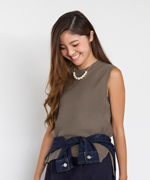 NATURAL BEAUTY BASIC（ナチュラルビューティーベーシック）の「バルキーコットン　ニットベスト（ベスト・レディース・グレー/ネイビー/カーキ/ホワイト系その他・MEDIUM）」の4枚目の写真