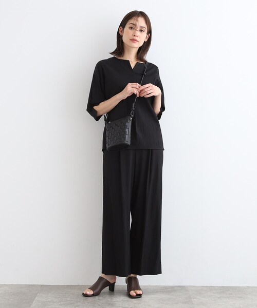 INDIVI(インディヴィ)の「◆【洗える/UVケア/SETUP可能】キーネック6分袖ブラウス(シャツ/ブラウス・レディース・ネイビー/ナチュラル/スミクロ/ブラック・13/03/38/34/19/12/05/15 )」の11枚目の写真