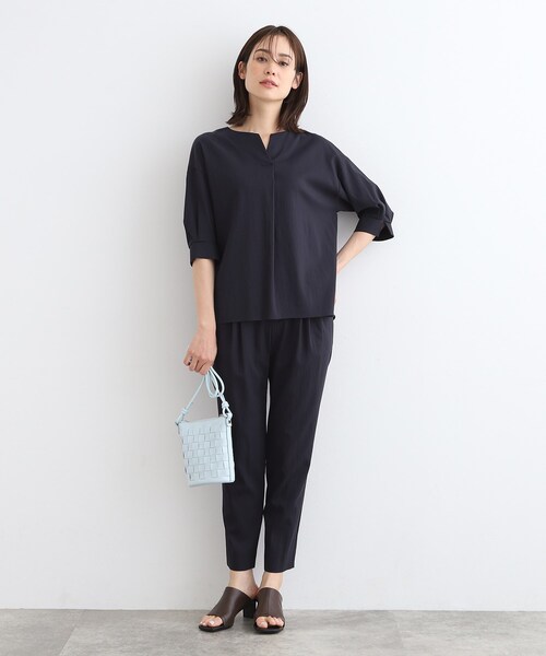 INDIVI(インディヴィ)の「◆【洗える/UVケア/SETUP可能】キーネック6分袖ブラウス(シャツ/ブラウス・レディース・ネイビー/ナチュラル/スミクロ/ブラック・13/03/38/34/19/12/05/15 )」の12枚目の写真