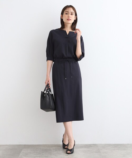 INDIVI(インディヴィ)の「◆【洗える/UVケア/SETUP可能】キーネック6分袖ブラウス(シャツ/ブラウス・レディース・ネイビー/ナチュラル/スミクロ/ブラック・13/03/38/34/19/12/05/15 )」の13枚目の写真
