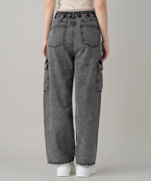 FOREVER 21（フォーエバー トゥエンティーワン）の「【2024SS】デニムカーゴストレートパンツ（デニムパンツ・レディース・ブルー/ブラック・FREE）」の18枚目の写真