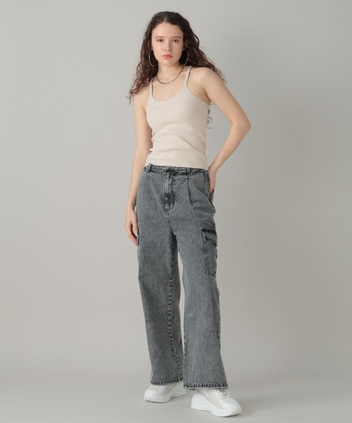 FOREVER 21（フォーエバー トゥエンティーワン）の「【2024SS】デニムカーゴストレートパンツ（デニムパンツ・レディース・ブルー/ブラック・FREE）」の3枚目の写真