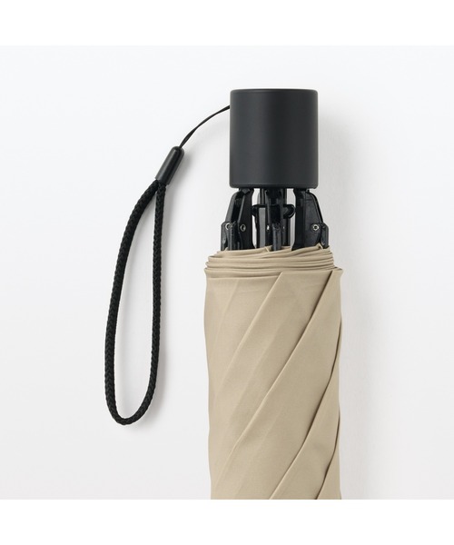 無印良品（ムジルシリョウヒン）の「晴雨兼用　２通りにたためる　折りたたみ傘　親骨の長さ５５ｃｍ・６本骨（折りたたみ傘・レディース・ベージュ・55cm）」の2枚目の写真