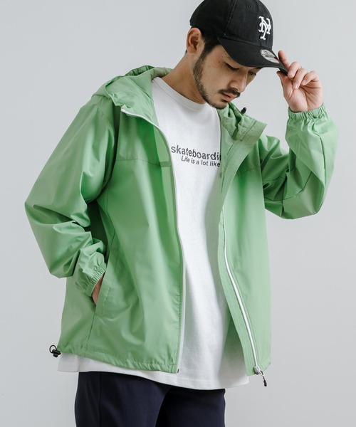 Rocky Monroe(ロッキーモンロー)の「フーデットウインドブレーカー / マウンテンパーカー(マウンテンパーカー・メンズ・ブルーグリーン/ベージュ/カーキ/カーキ系/ブルー系/ブラック/ブラック×カーキ/ベージュ系/ライトグリーン・LL/M/L)」の1枚目の写真