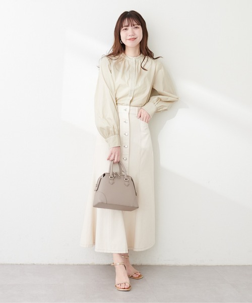 natural couture（ナチュラルクチュール）の「はまぐり刺繍配色ギャザーブラウス（シャツ/ブラウス・レディース・オフホワイト/サックスブルー/ライトベージュ・FREE）」の12枚目の写真