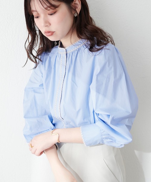 natural couture（ナチュラルクチュール）の「はまぐり刺繍配色ギャザーブラウス（シャツ/ブラウス・レディース・オフホワイト/サックスブルー/ライトベージュ・FREE）」の15枚目の写真